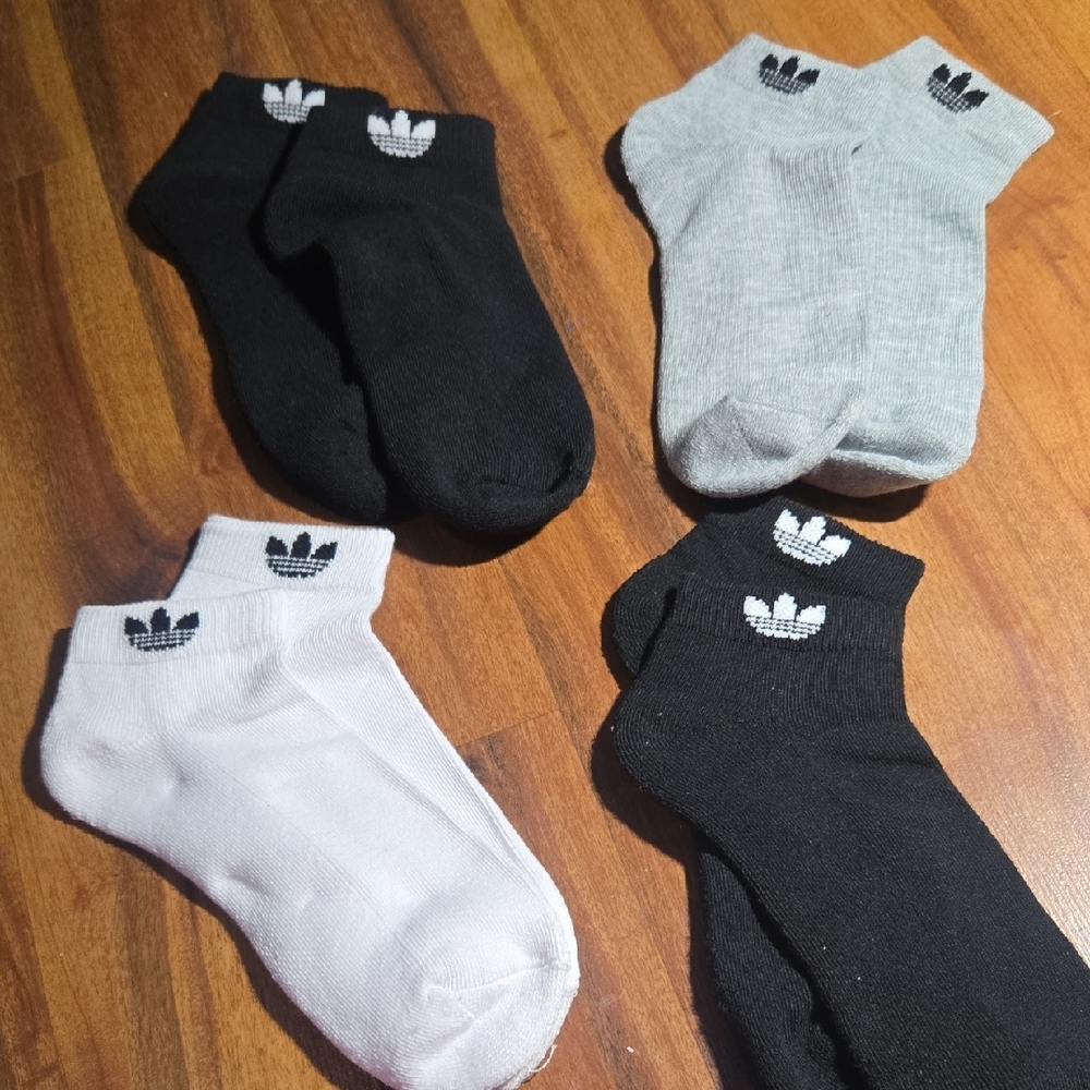 adidas Men's Athletic Socks - Black, Gray, and White NEW 4 PAIRS - Picture 7 of 7